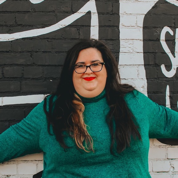 Meet your Posher, Anna - Picture 3 of 3